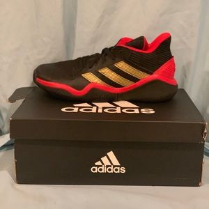 Adidas Unisex black and red basketball sneaker